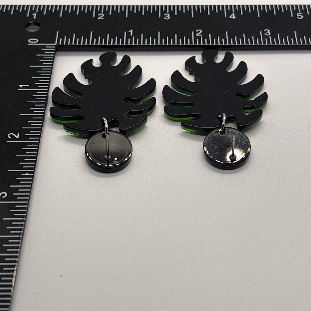 Tropical Monstera Leaf Dangle Earrings Green Nature Theme - Picture 9 of 10